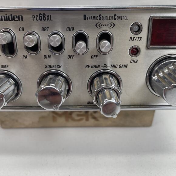 Vintage Uniden PC68XL 40CH CB Radio Powers On No mic - Picture 3 of 11